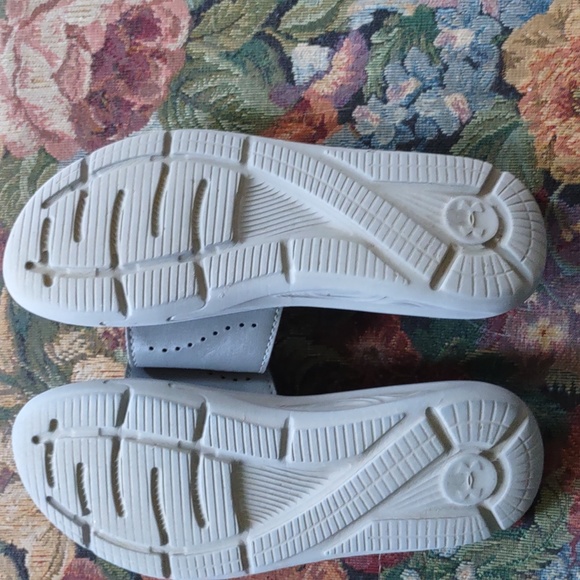 Under Armour Slides - Picture 5 of 6